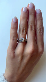 Floating Round Cut Diamond Cigar Band