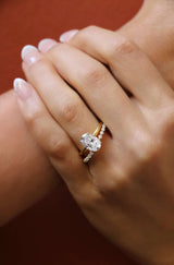 Oval Solitaire Classic | Hidden Halo