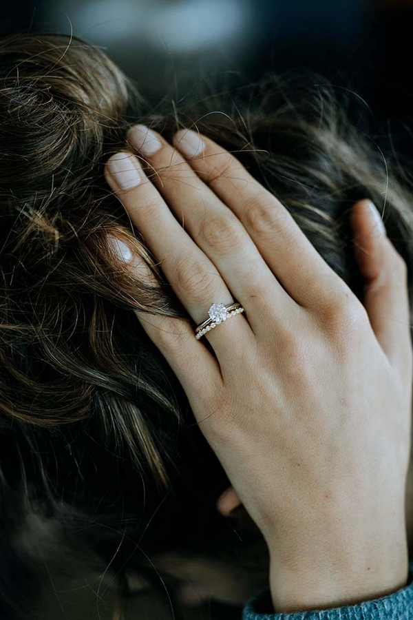 PARTNERING AN ENGAGEMENT RING WITH THE PERFECT MATCHING WEDDING BAND , WHAT YOU NEED TO KNOW