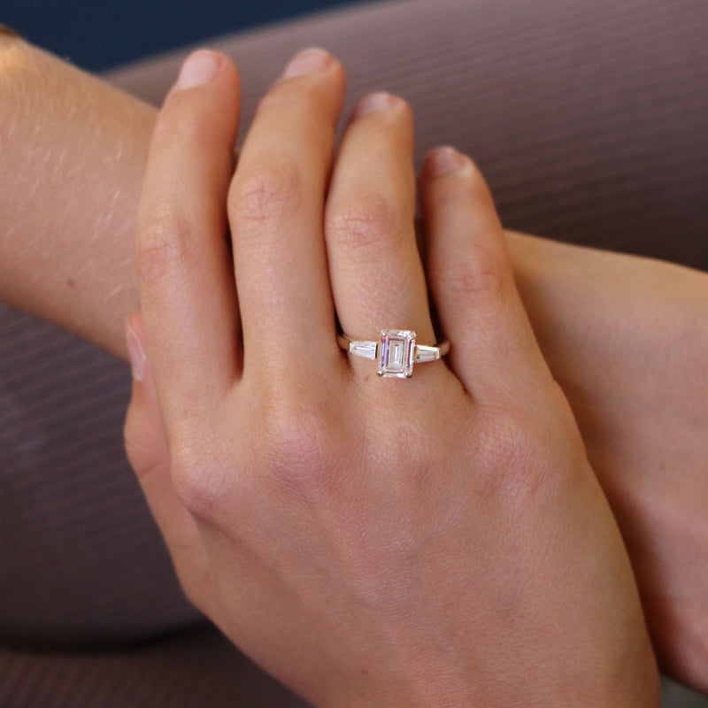 Emerald Cut Tapered Baguette Side Stone Setting