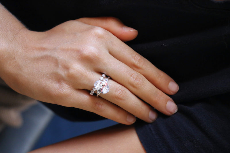 Deltora Diamonds Oval with Petite Pear Side Stones Setting made with sustainable lab diamonds.